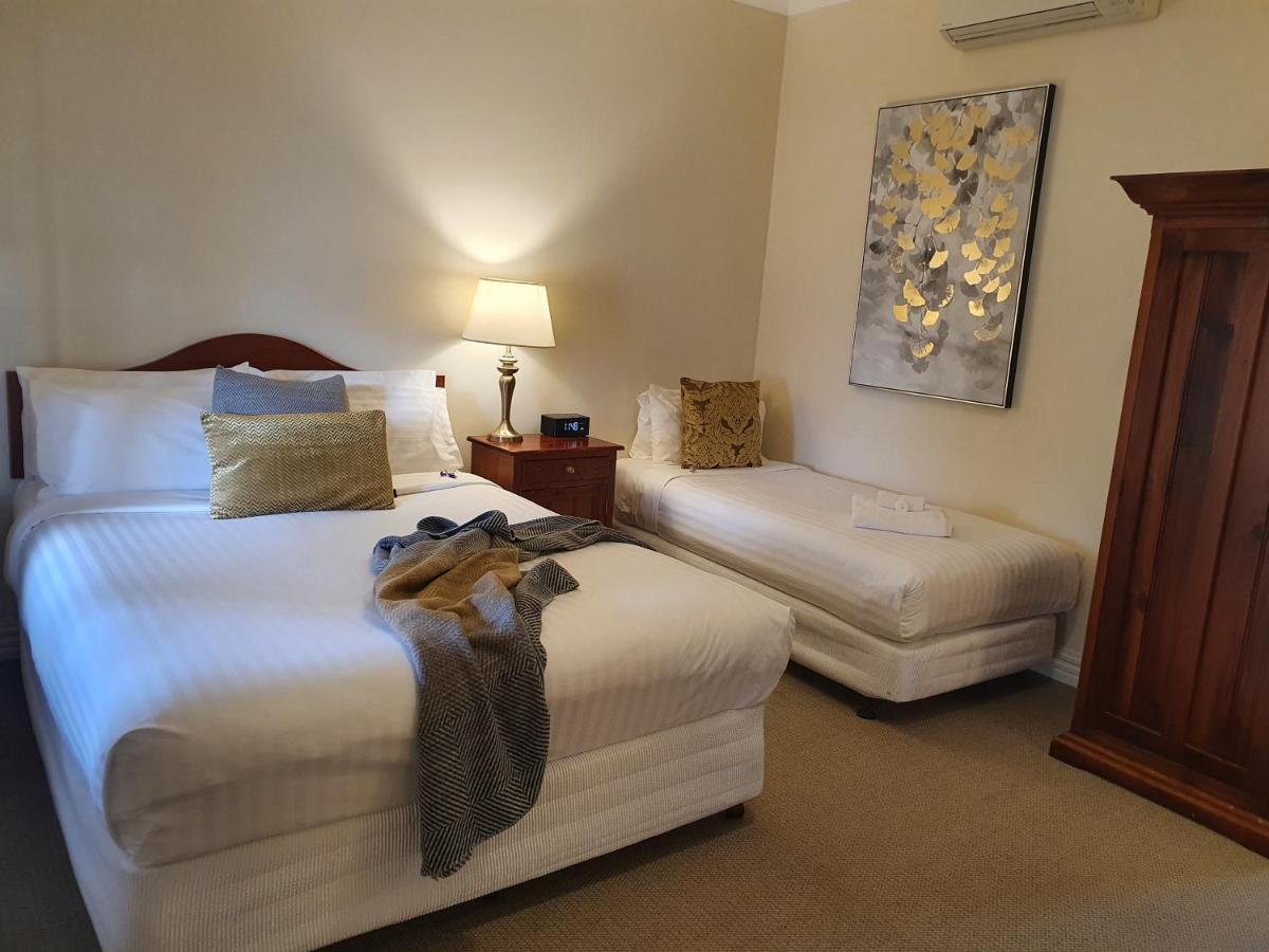 The Lancefield Hotel 2*
