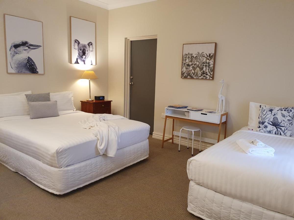 The Lancefield Hotel Lance Field