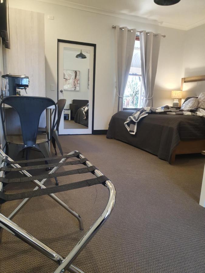 The Lancefield Hotel 2*